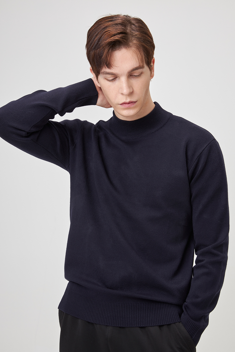 긴팔 티셔츠 모델 착용 이미지-S1L13