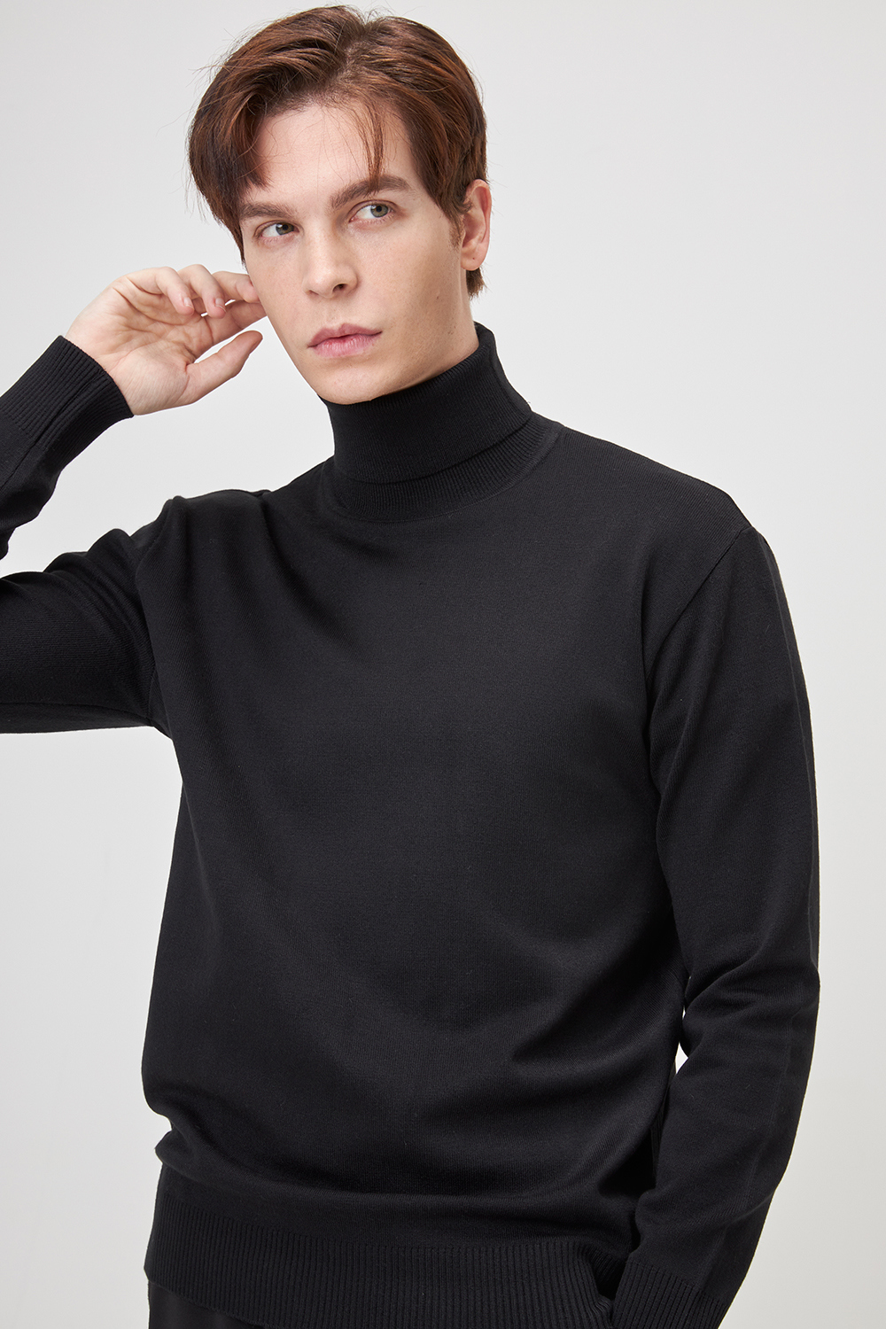 긴팔 티셔츠 모델 착용 이미지-S1L9