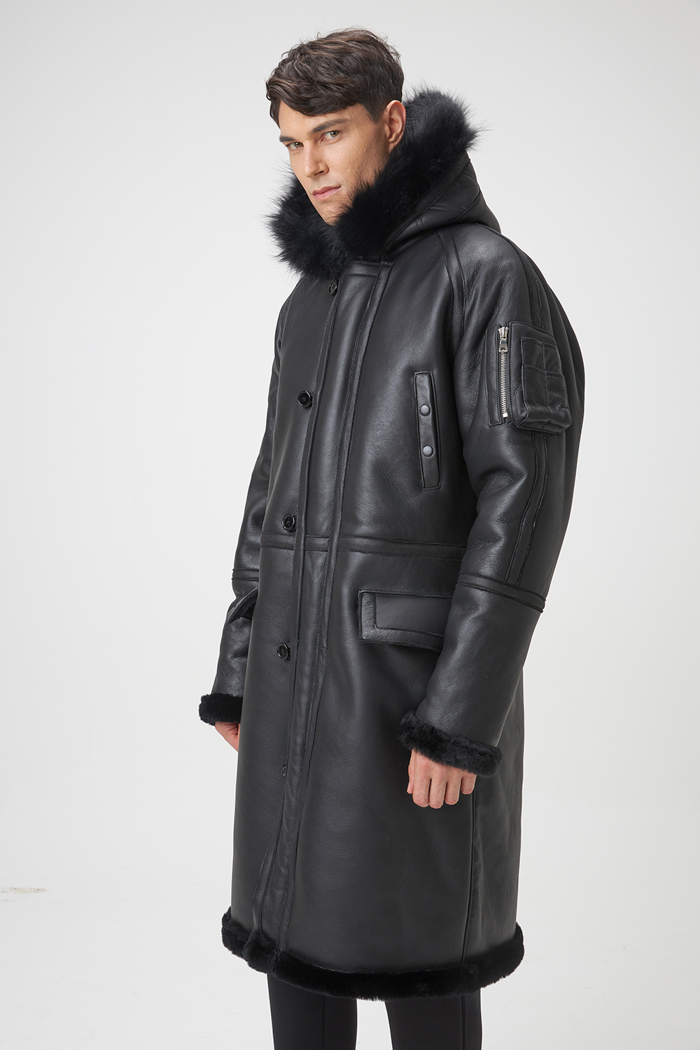 코트 모델 착용 이미지-S1L1