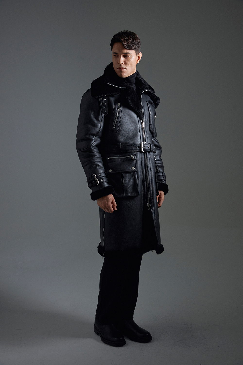 패딩 모델 착용 이미지-S10L30