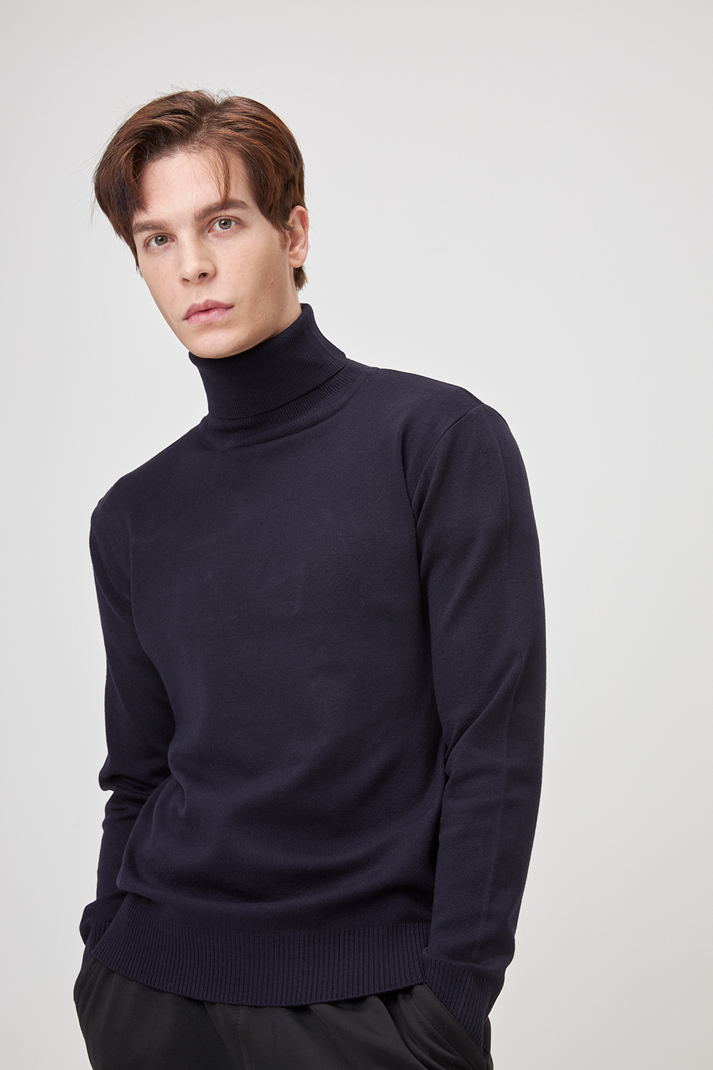 긴팔 티셔츠 모델 착용 이미지-S1L8