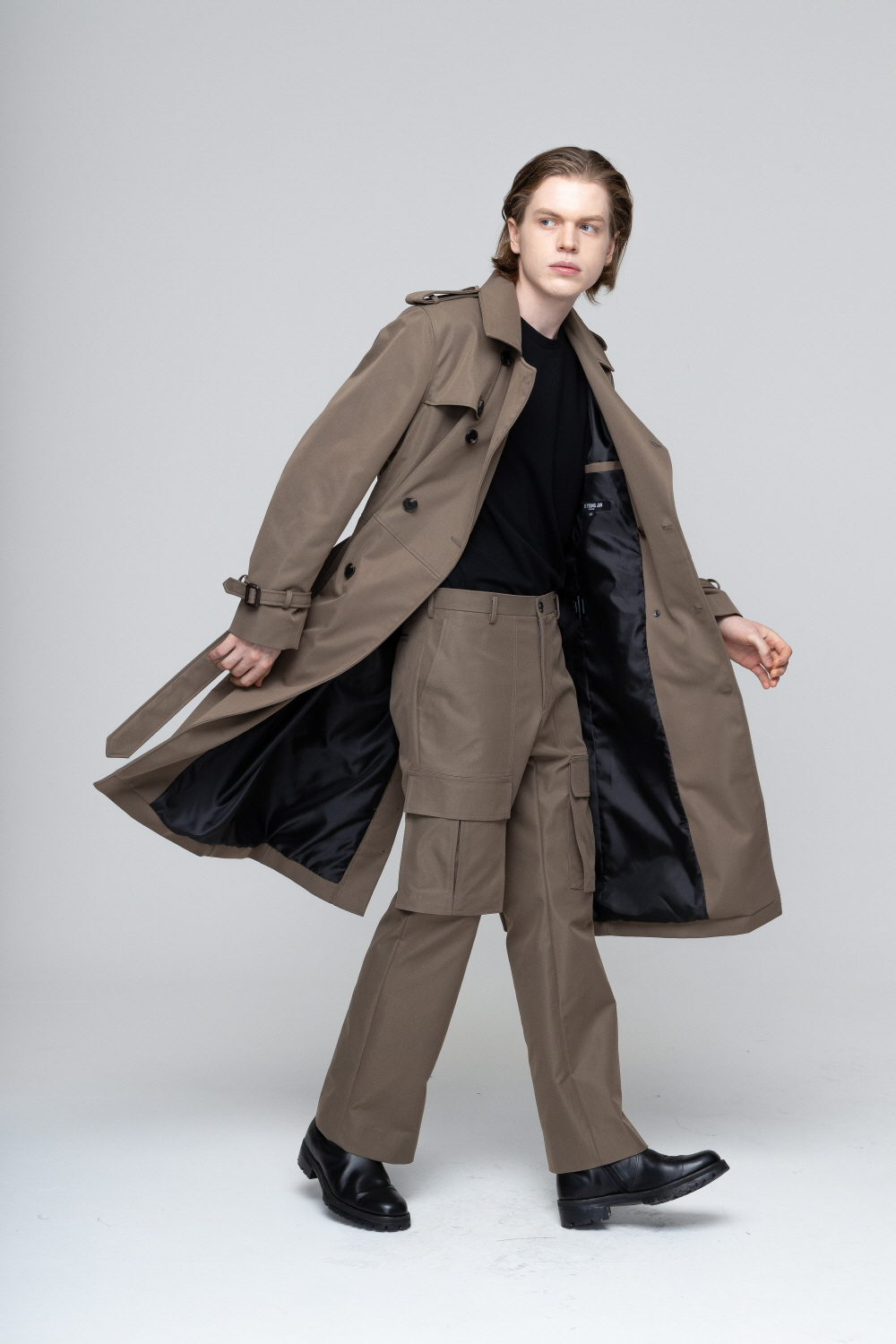 바지 모델 착용 이미지-S7L1