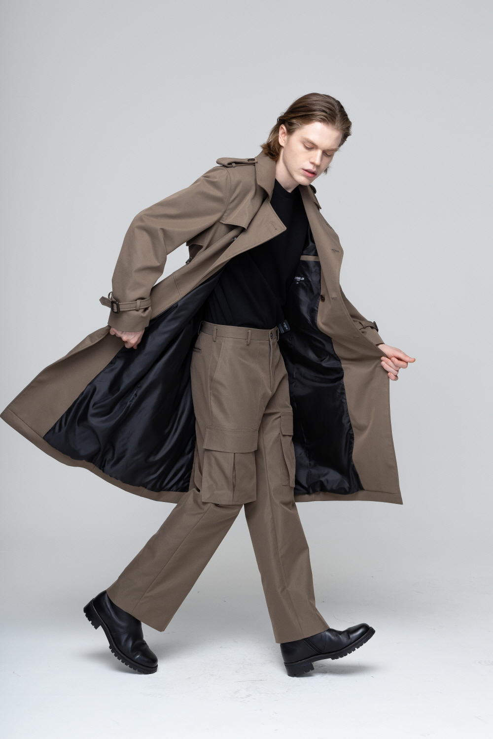 바지 모델 착용 이미지-S7L2