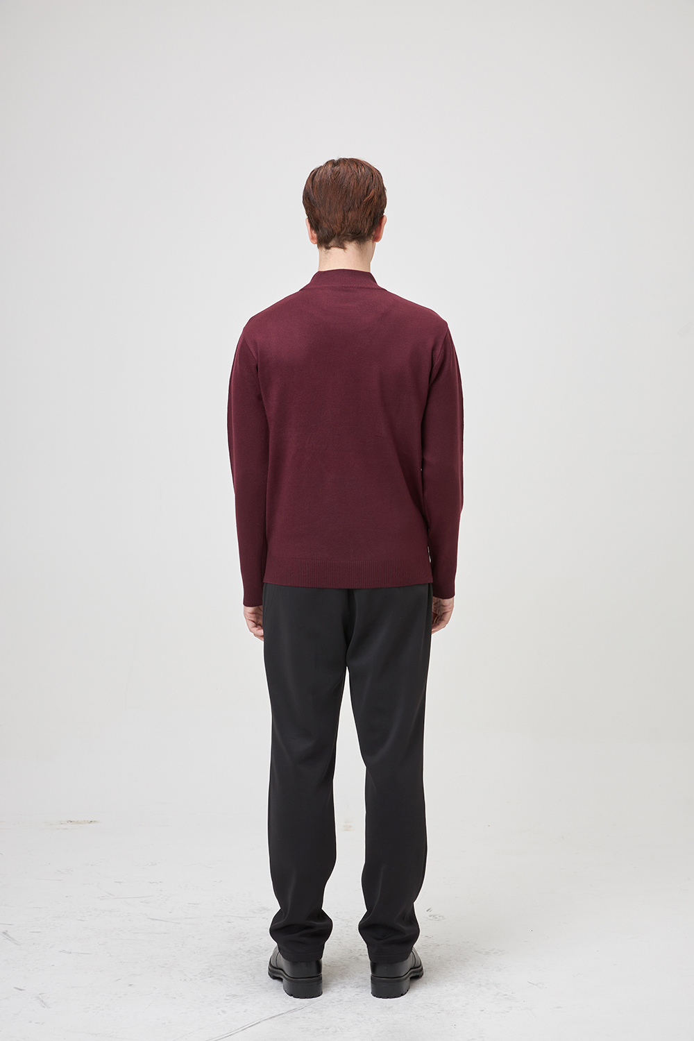 긴팔 티셔츠 모델 착용 이미지-S2L5