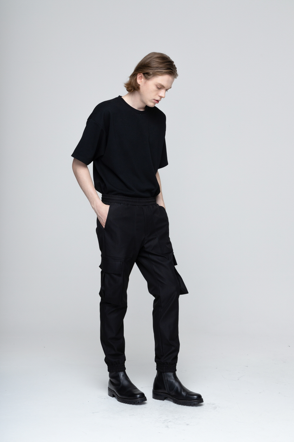 바지 모델 착용 이미지-S1L11