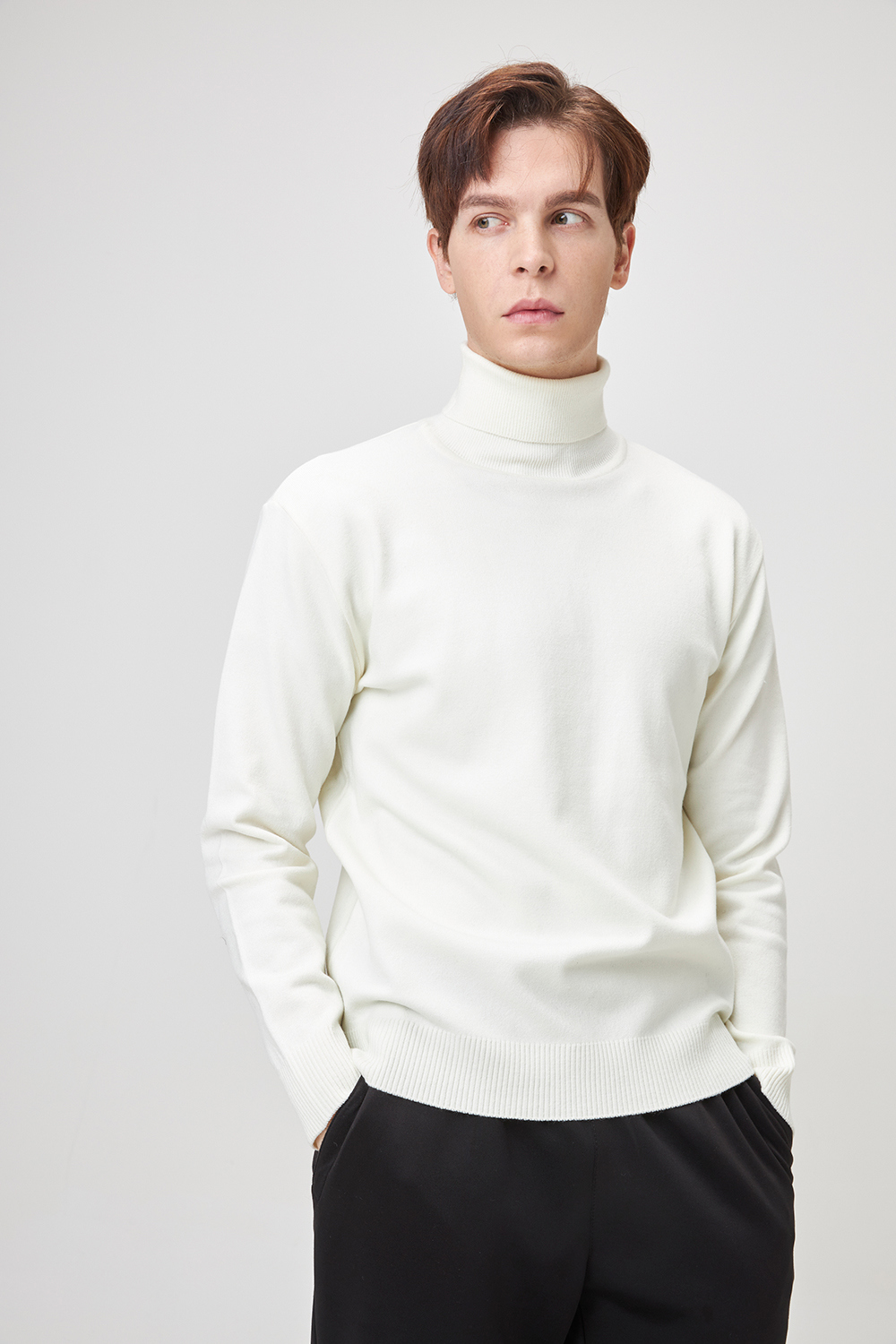 긴팔 티셔츠 모델 착용 이미지-S1L12