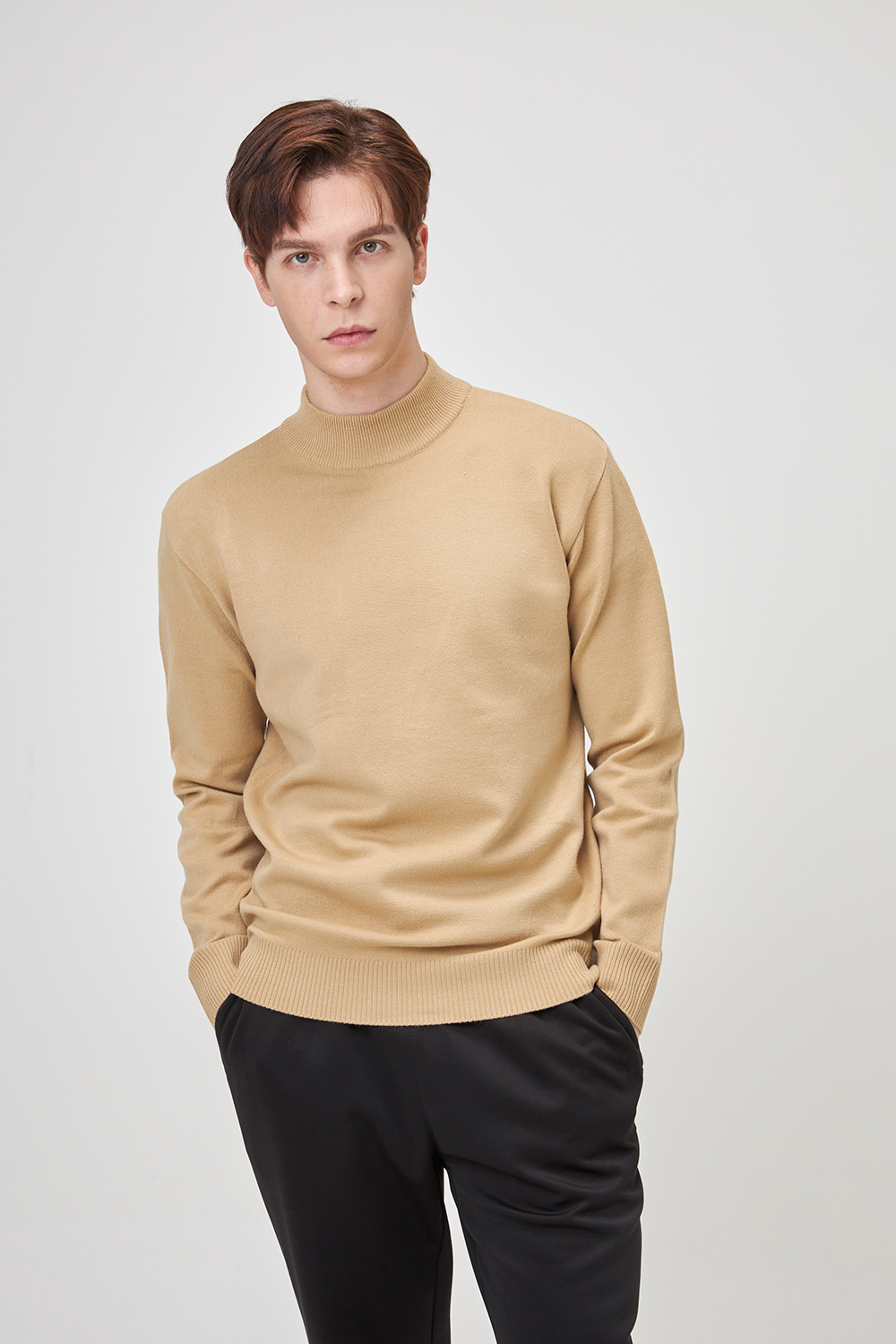 긴팔 티셔츠 모델 착용 이미지-S1L11