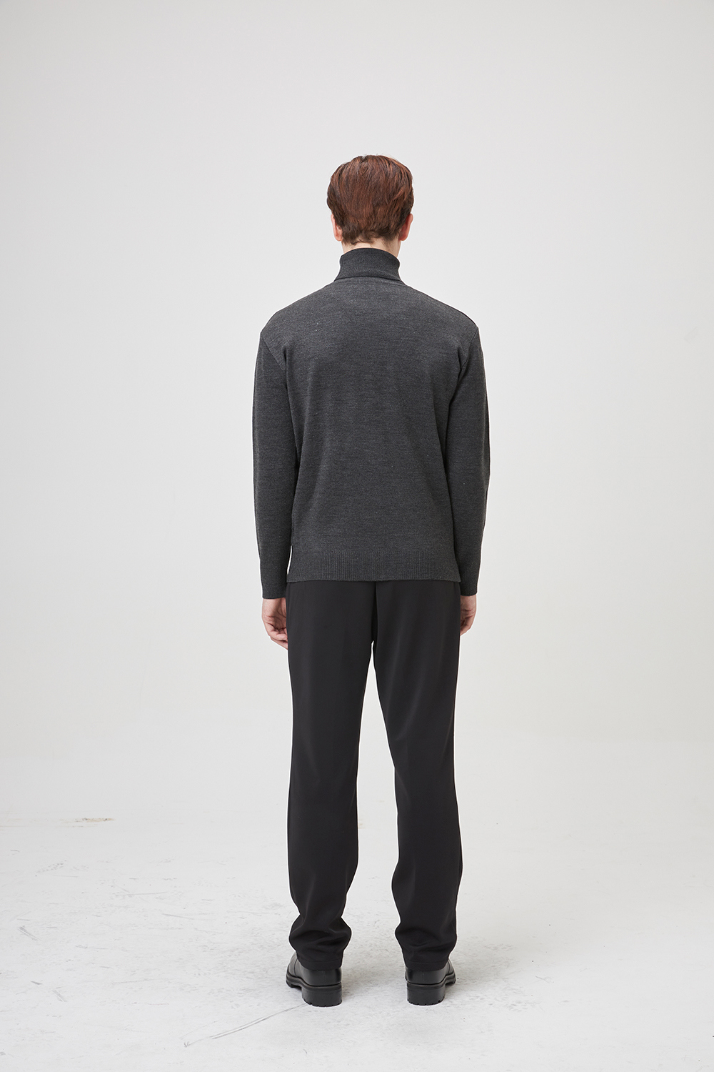 재킷 모델 착용 이미지-S1L4