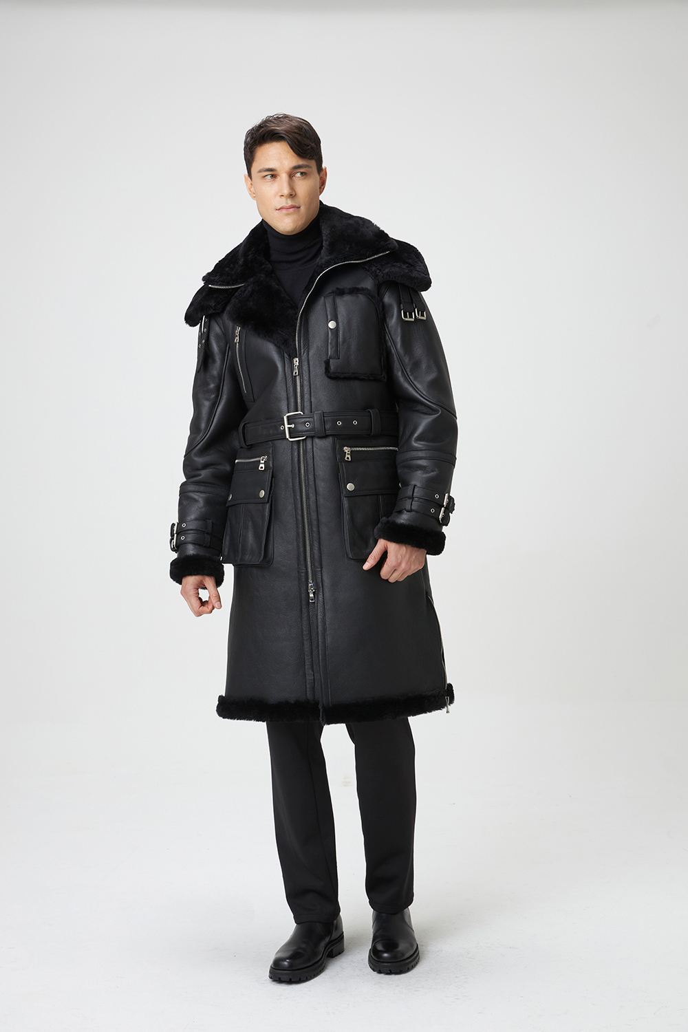 패딩 모델 착용 이미지-S10L5