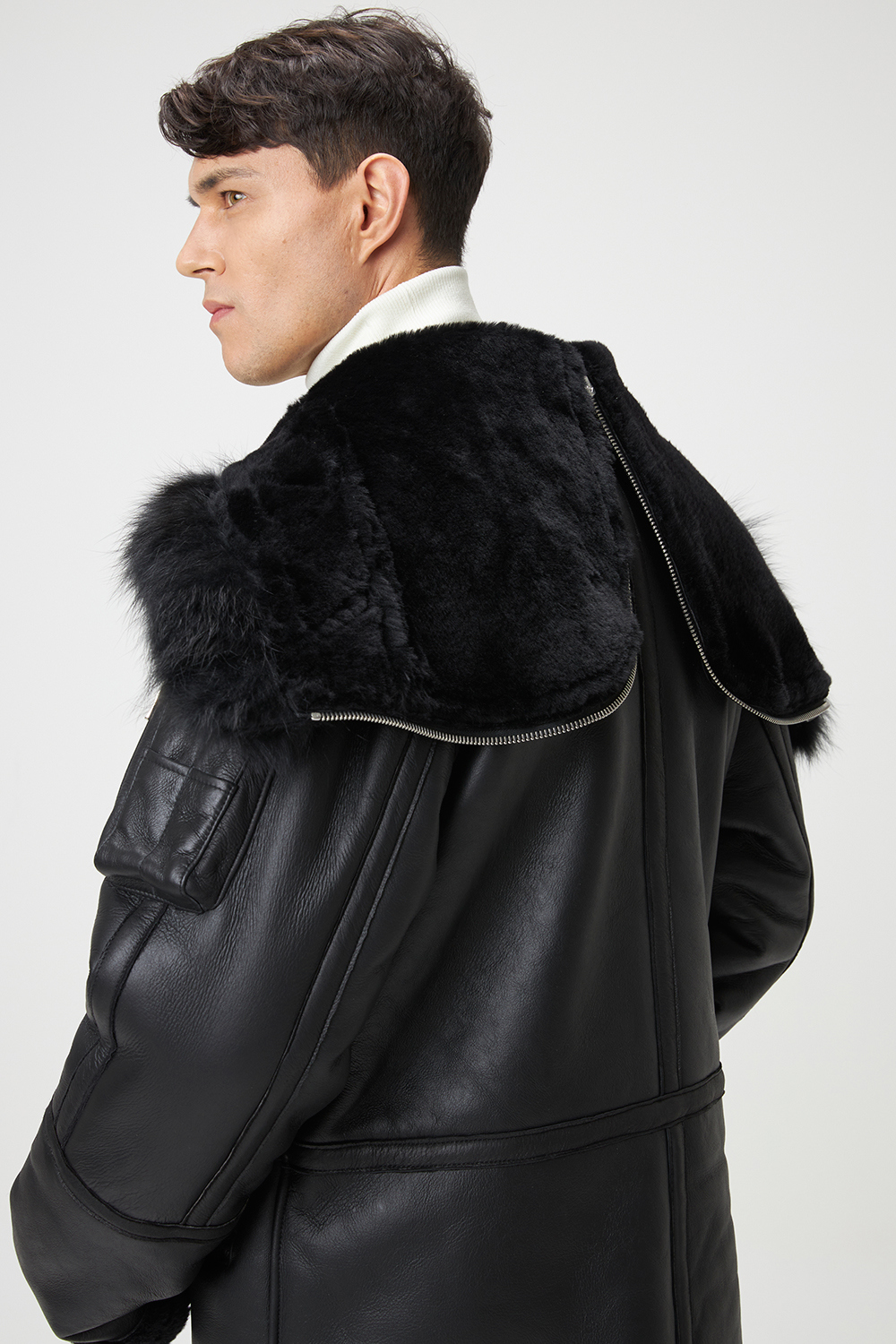 코트 모델 착용 이미지-S1L32