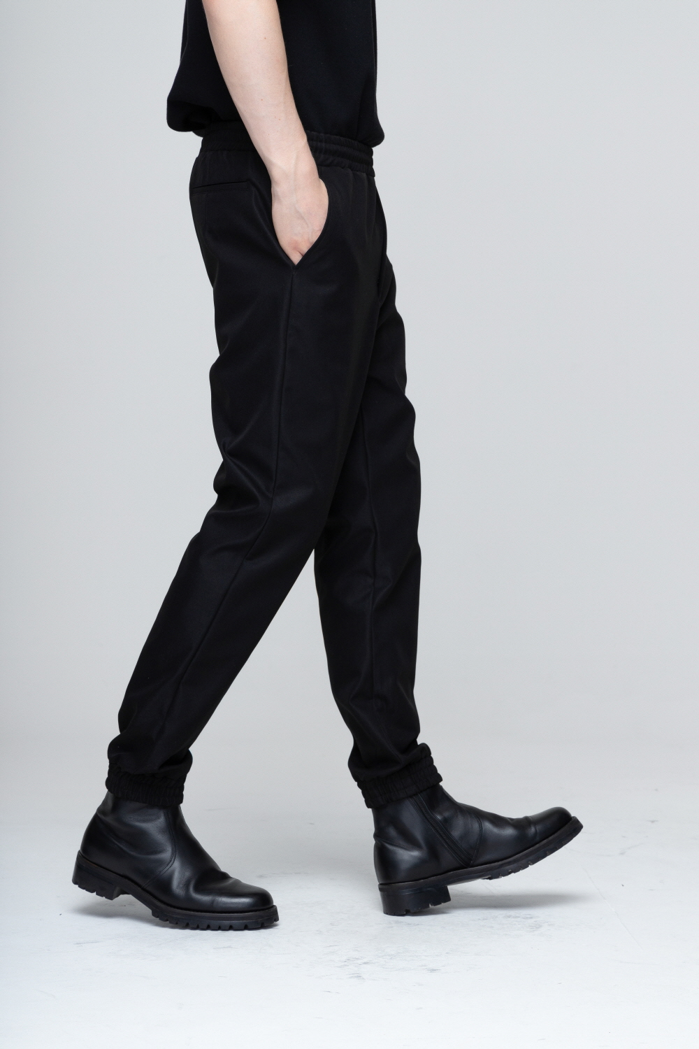 바지 모델 착용 이미지-S1L19