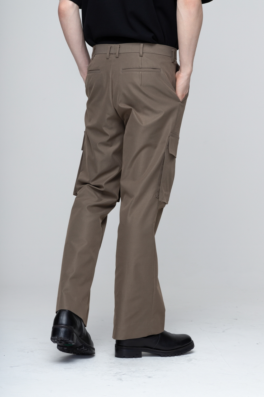 바지 모델 착용 이미지-S1L24