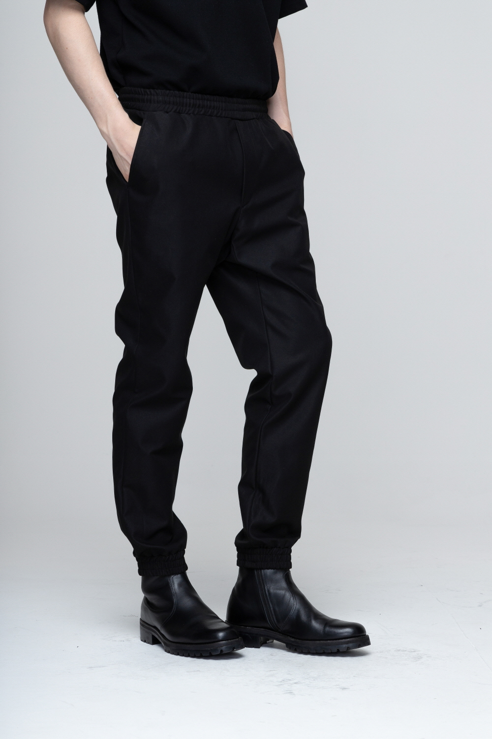 바지 모델 착용 이미지-S1L17