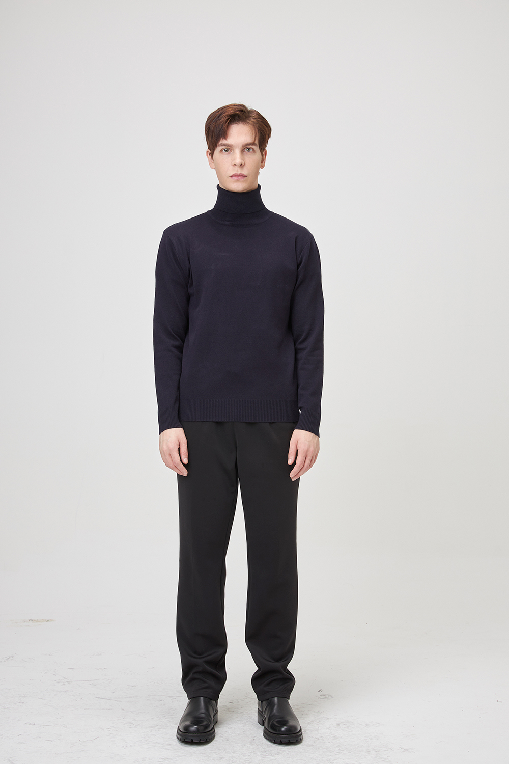 긴팔 티셔츠 모델 착용 이미지-S1L1