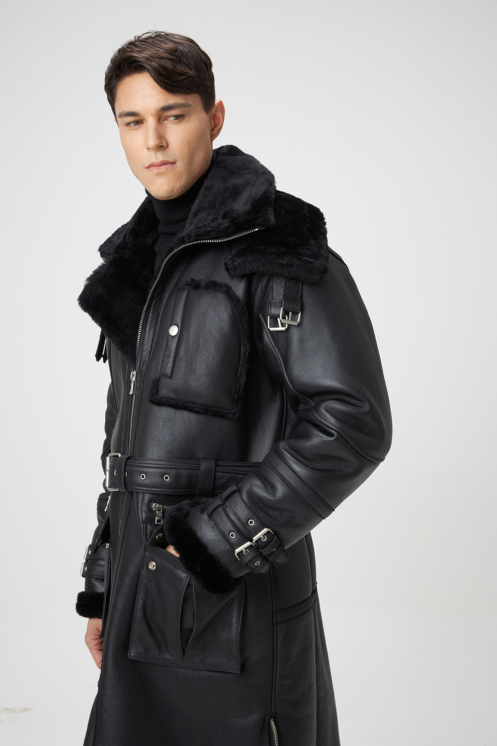 패딩 모델 착용 이미지-S1L1