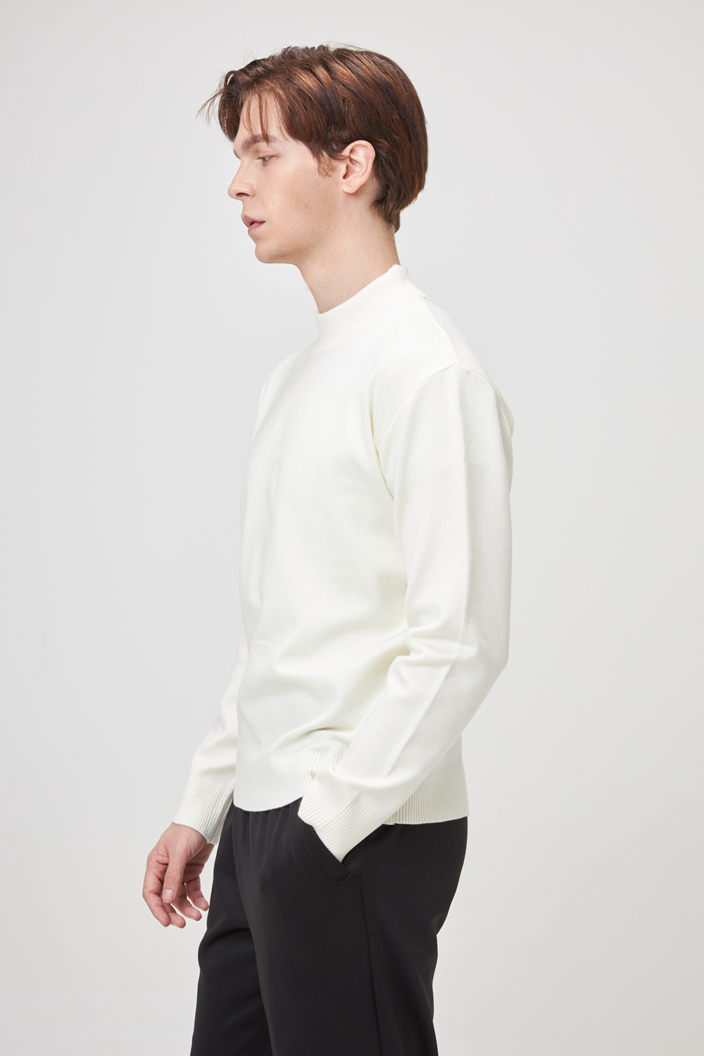 긴팔 티셔츠 모델 착용 이미지-S1L12