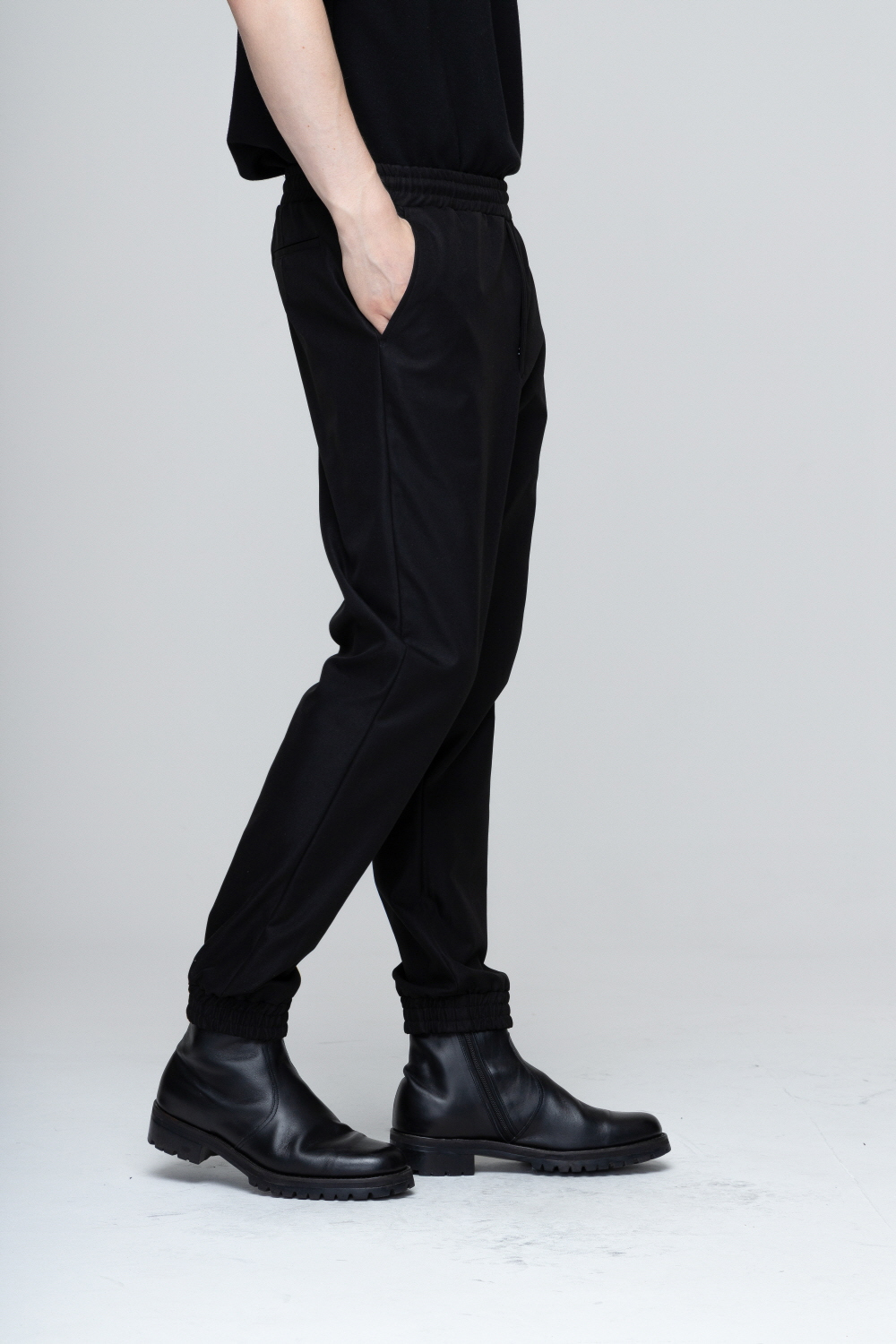 바지 모델 착용 이미지-S1L18