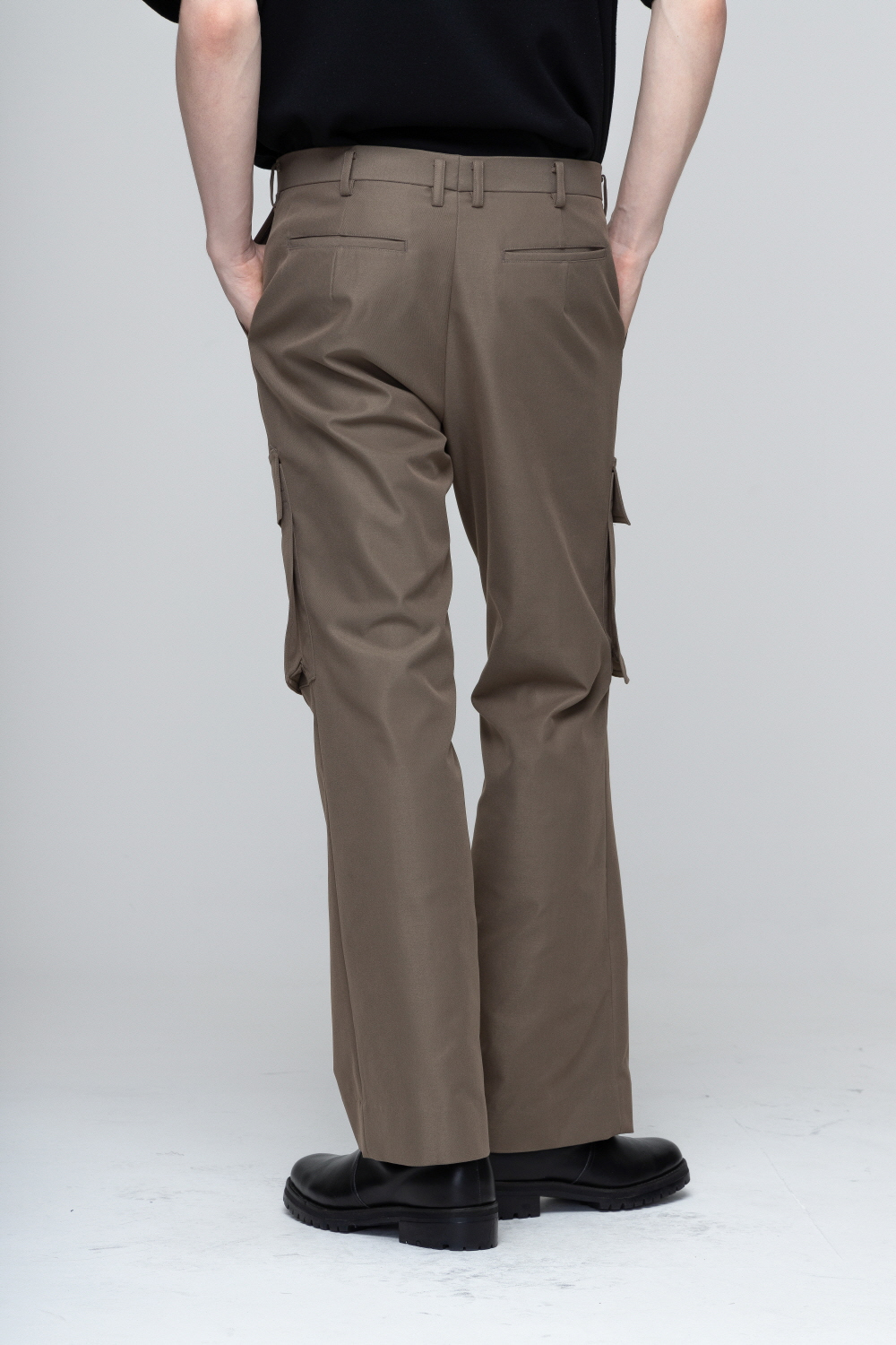 바지 모델 착용 이미지-S1L25