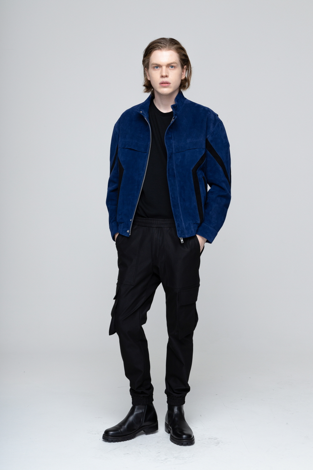 바지 모델 착용 이미지-S7L1