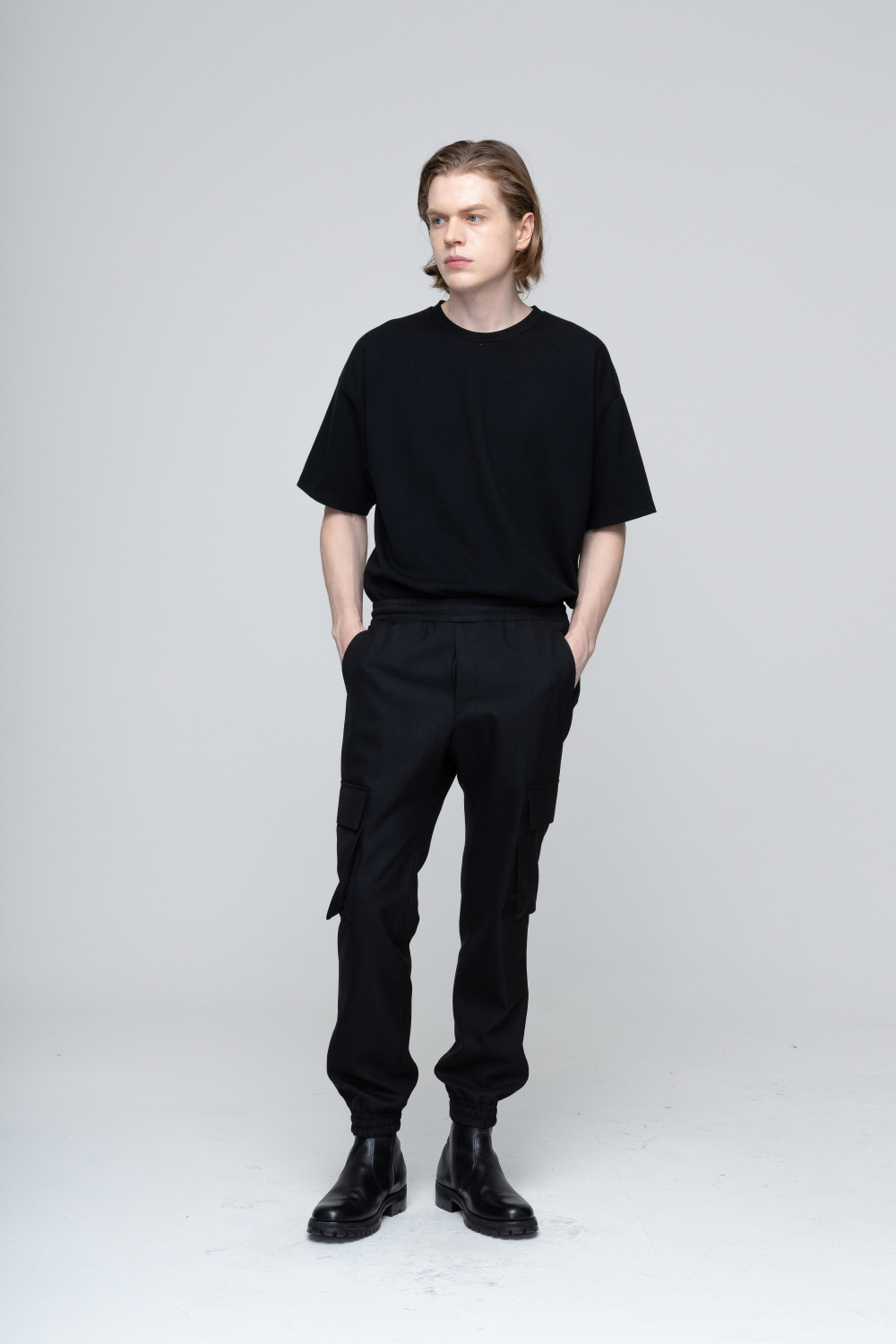 바지 모델 착용 이미지-S2L7