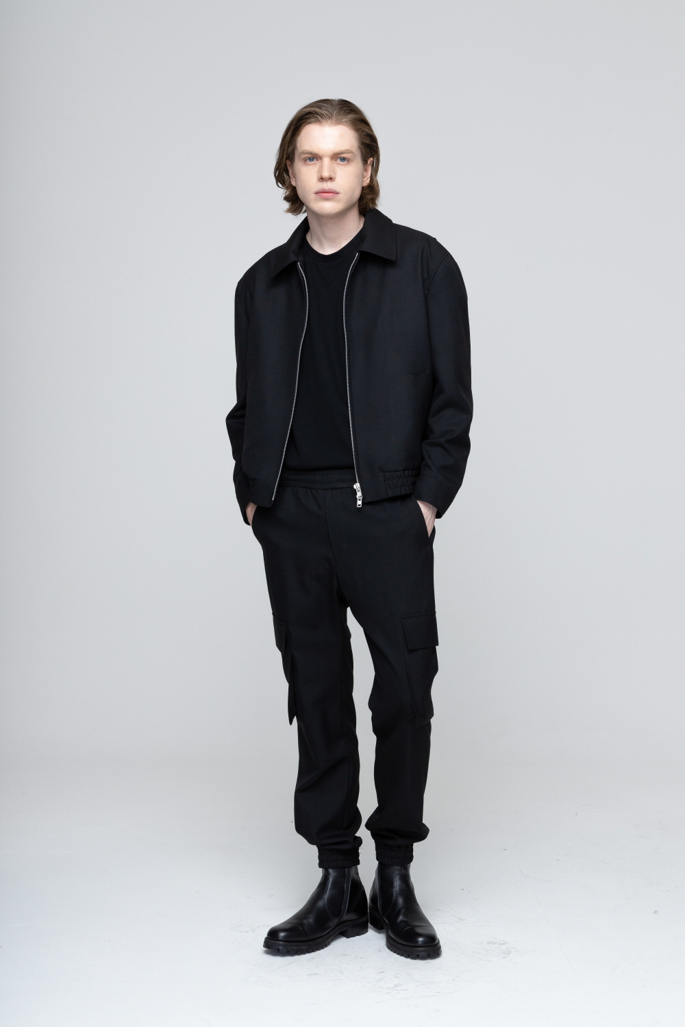 바지 모델 착용 이미지-S1L43