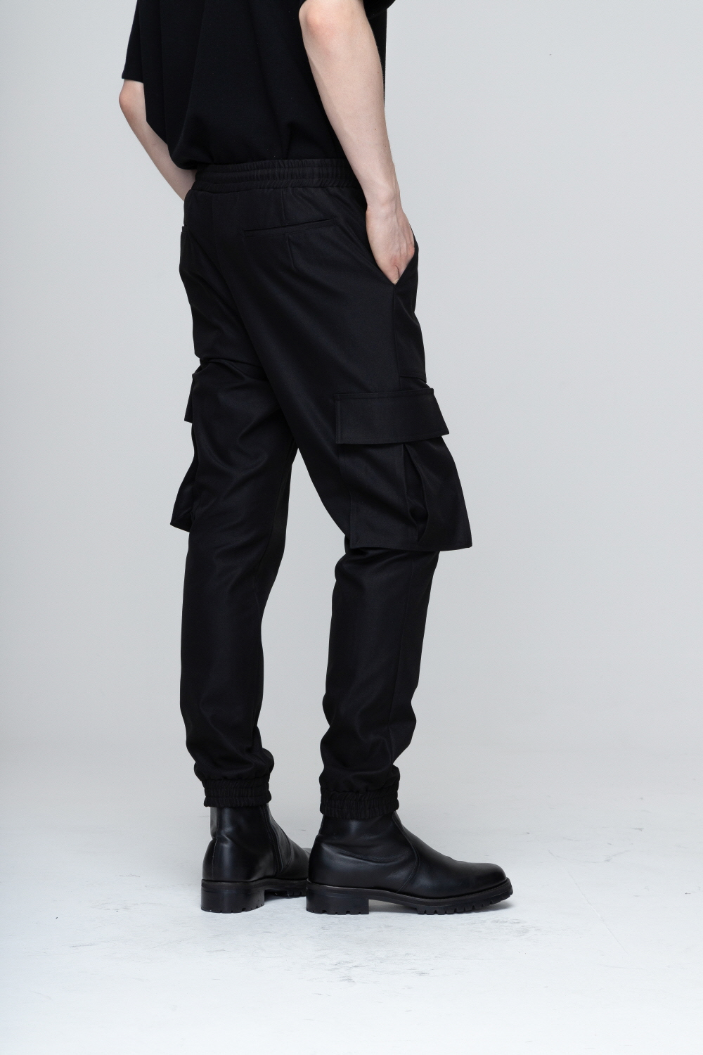 바지 모델 착용 이미지-S1L21