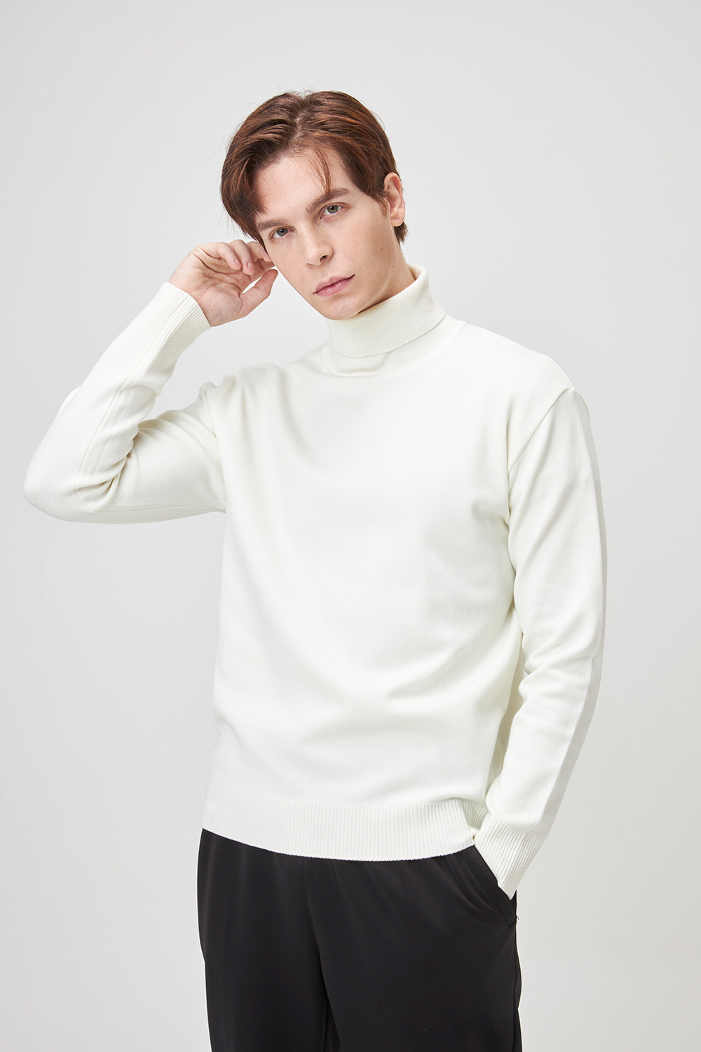 긴팔 티셔츠 모델 착용 이미지-S1L11