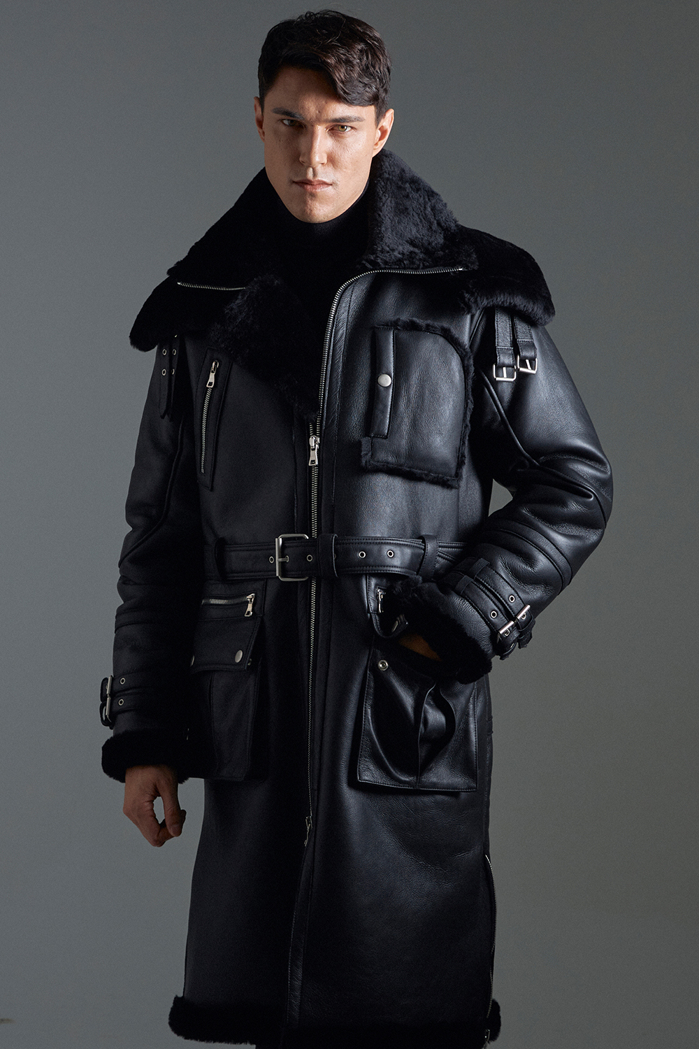 패딩 모델 착용 이미지-S10L37