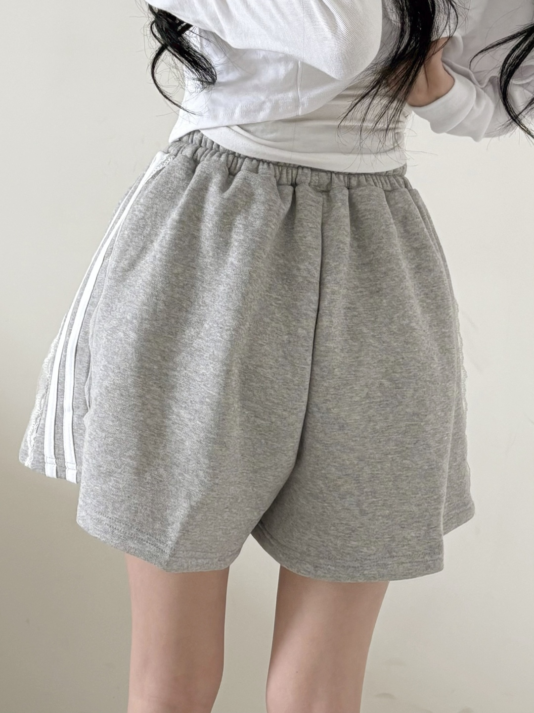 Lace Stripe Easy Shorts - 레이스 스트라이프 이지 쇼츠