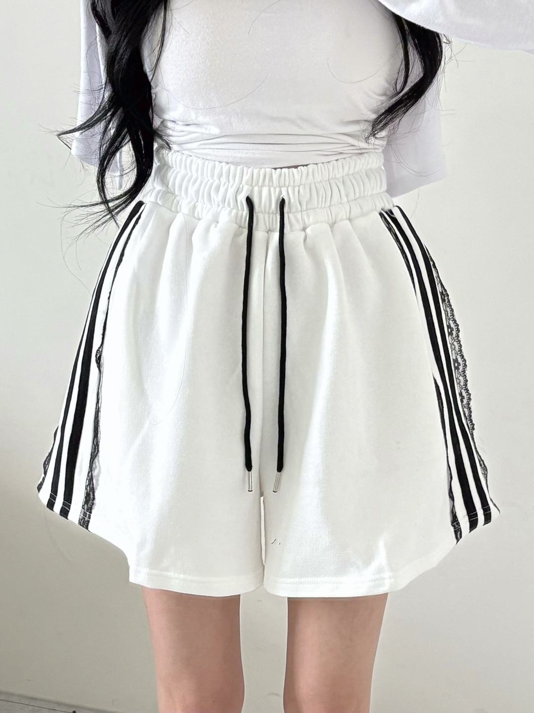 Lace Stripe Easy Shorts - 레이스 스트라이프 이지 쇼츠
