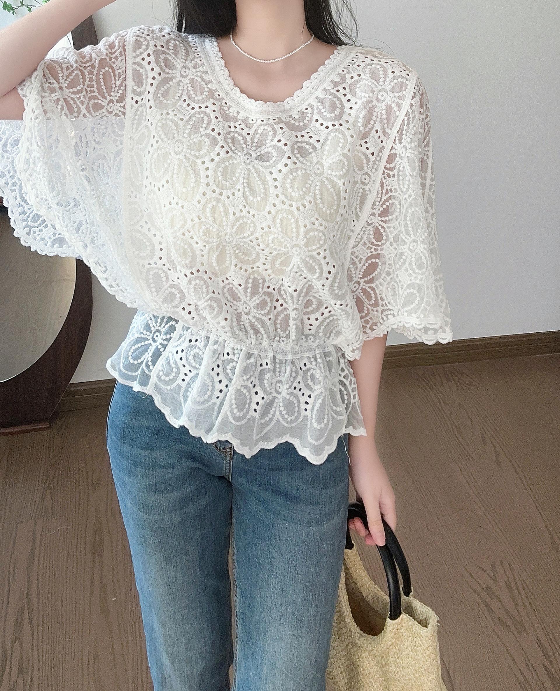 Soft Daisy Wing Blouse - 소프트 데이지 윙 블라우스