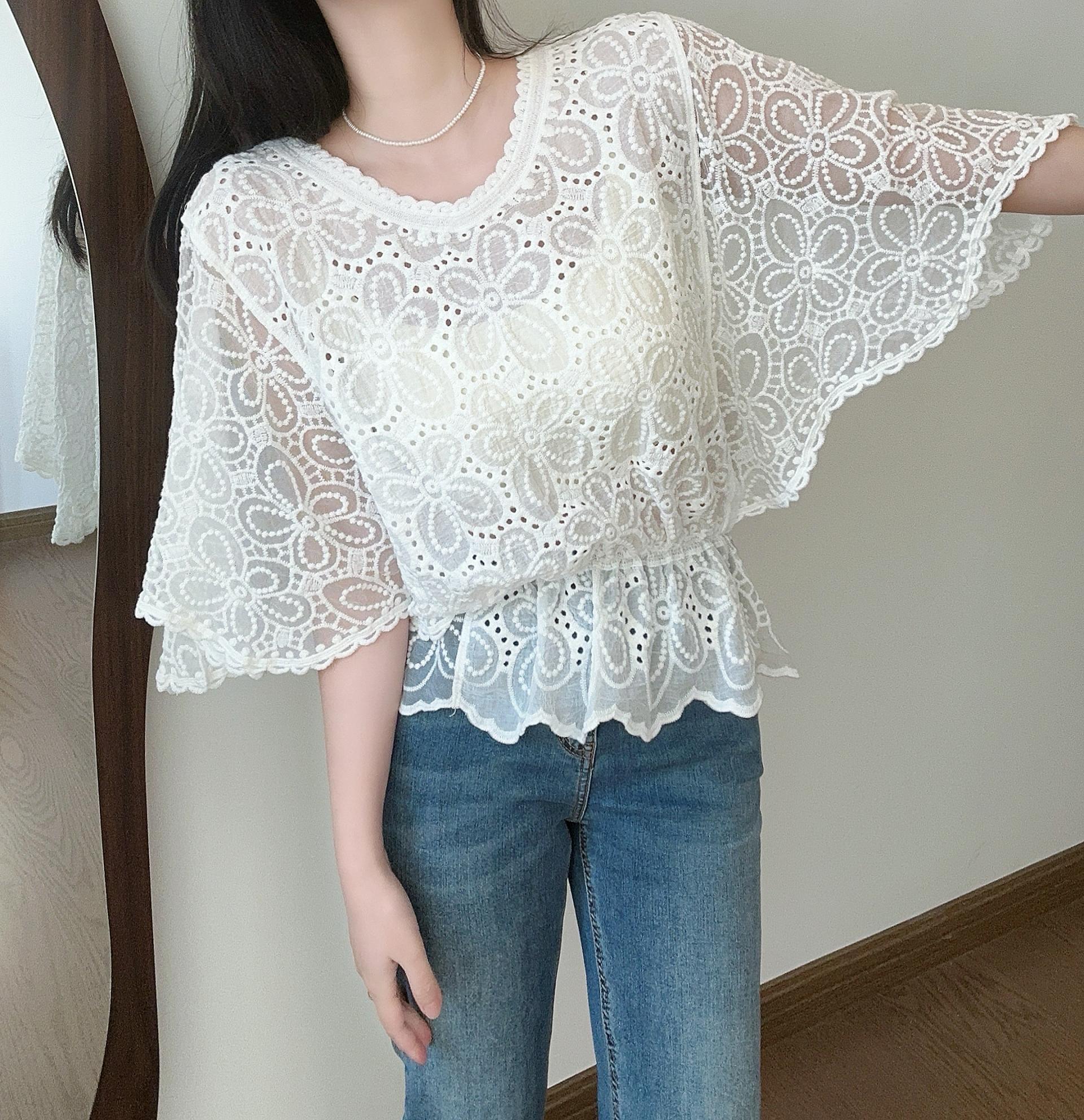 Soft Daisy Wing Blouse - 소프트 데이지 윙 블라우스