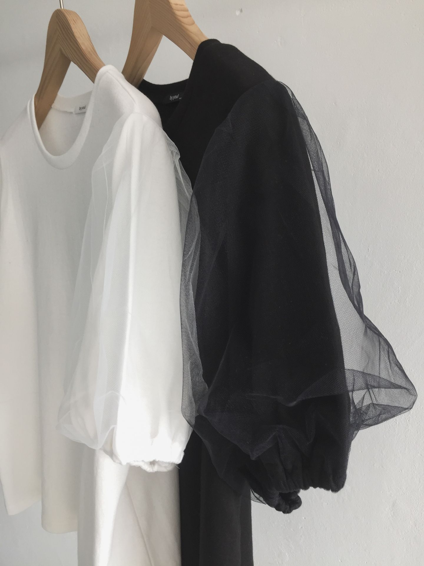 Soft Muse Organza Sleeve Top - 소프트 뮤즈 오간자 슬리브 탑(국내제작)