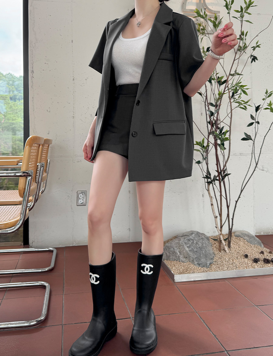 City Light Split Back Short Sleeve Blazer - 시티 라이트 스플릿 백 숏 슬리브 블레이저