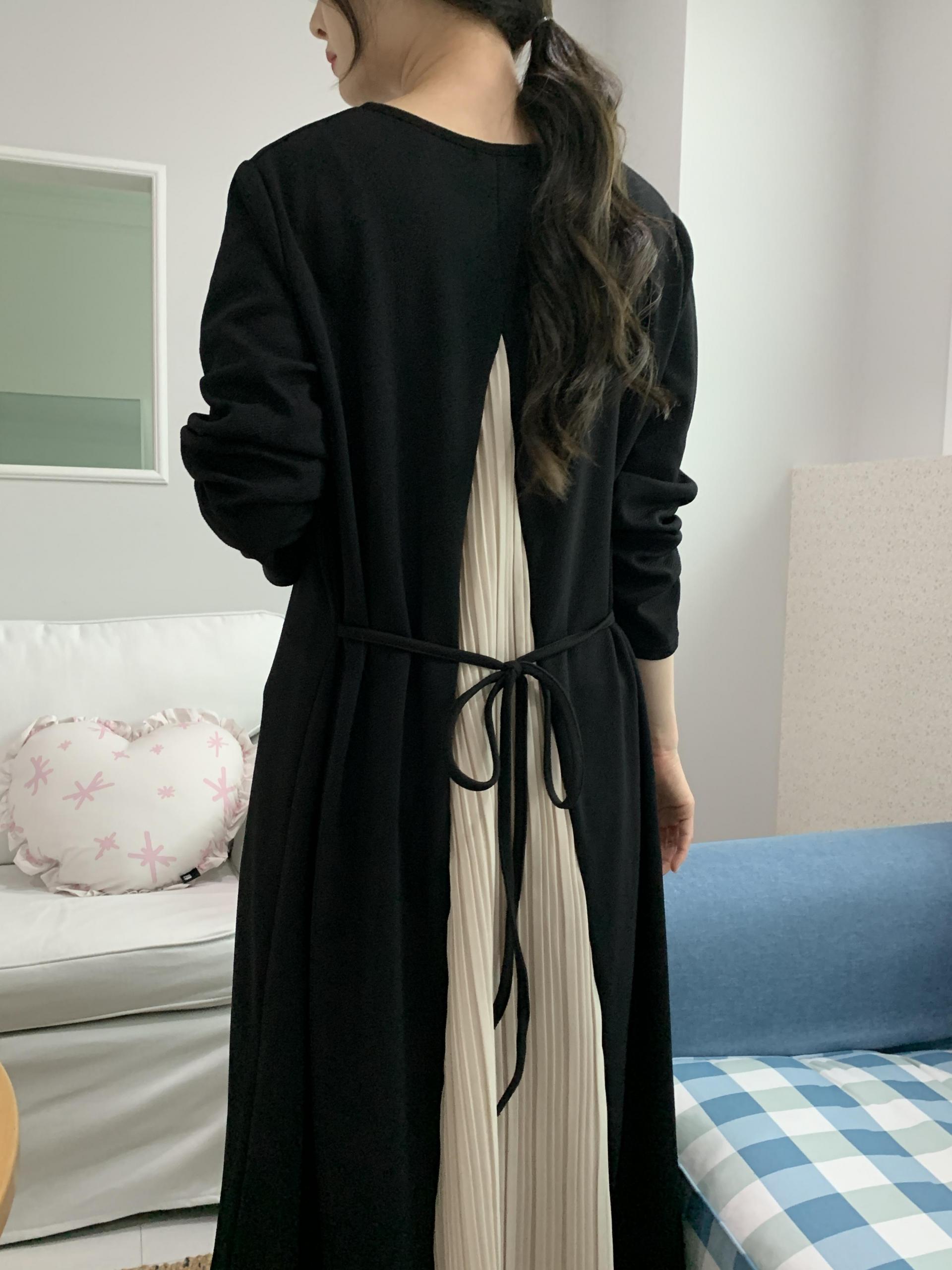 Pleated Back Ribbon Dress - 플리츠 백 리본 원피스
