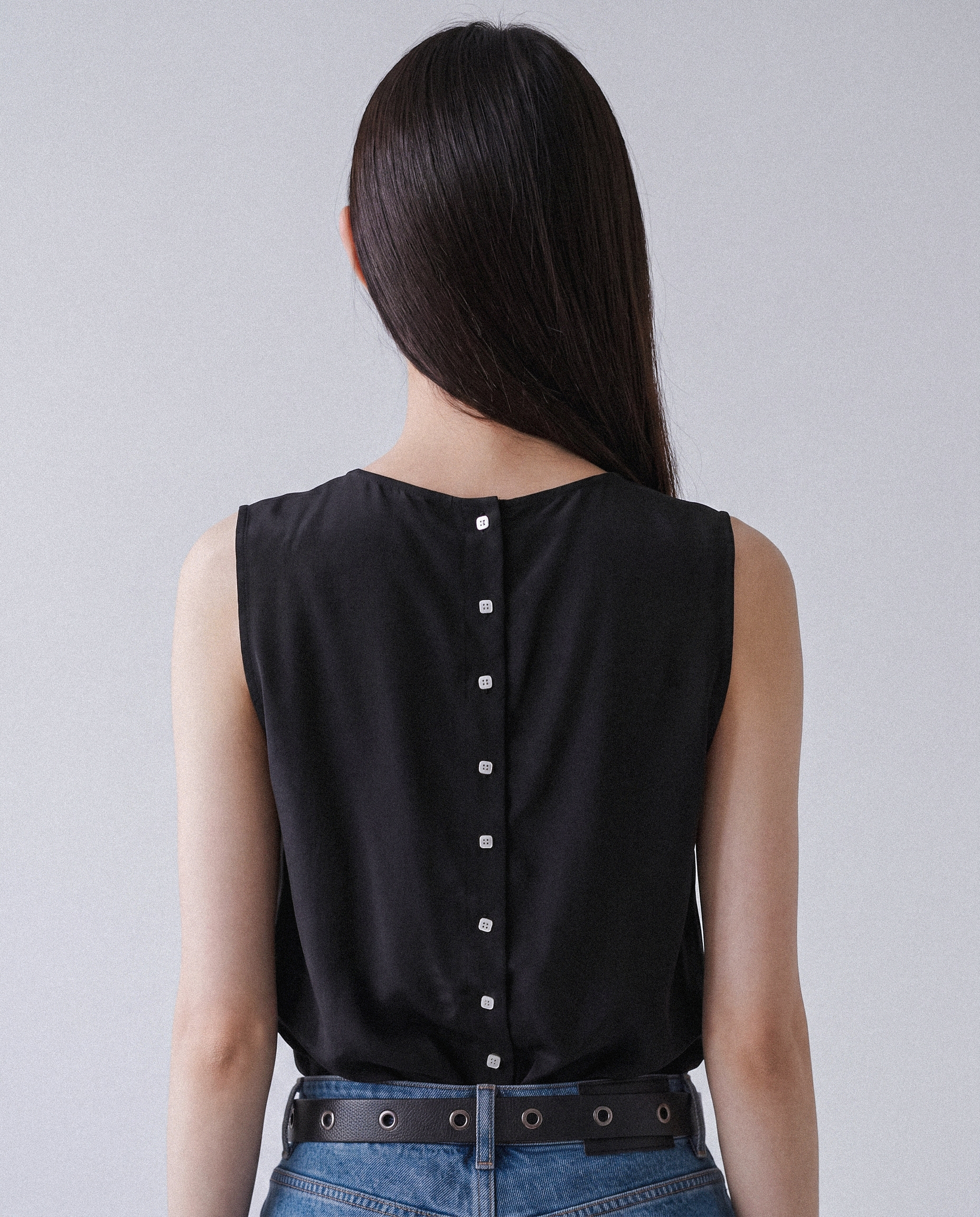 Poet Sleeveless Blouse ( 포엣 민소매 블라우스 )