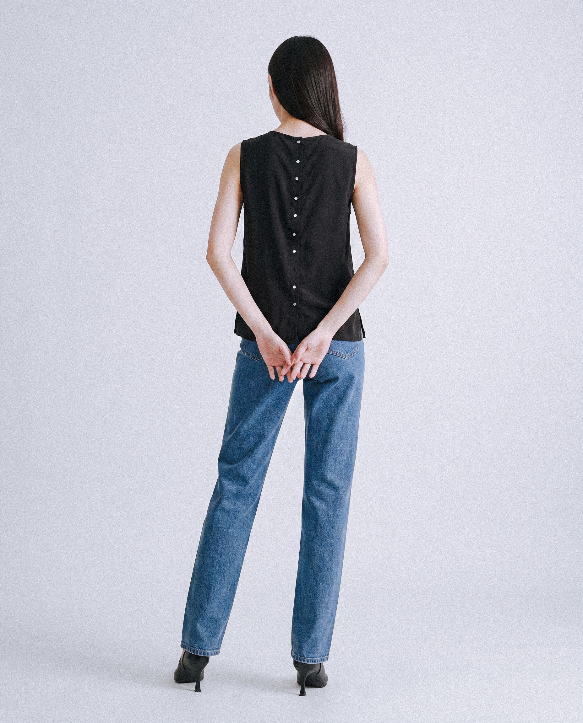 Poet Sleeveless Blouse ( 포엣 민소매 블라우스 )