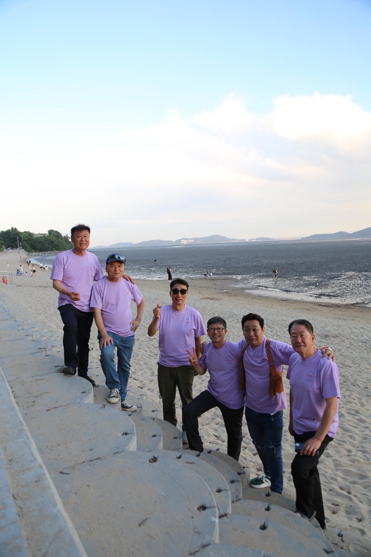 ba30b09e16413.jpg
