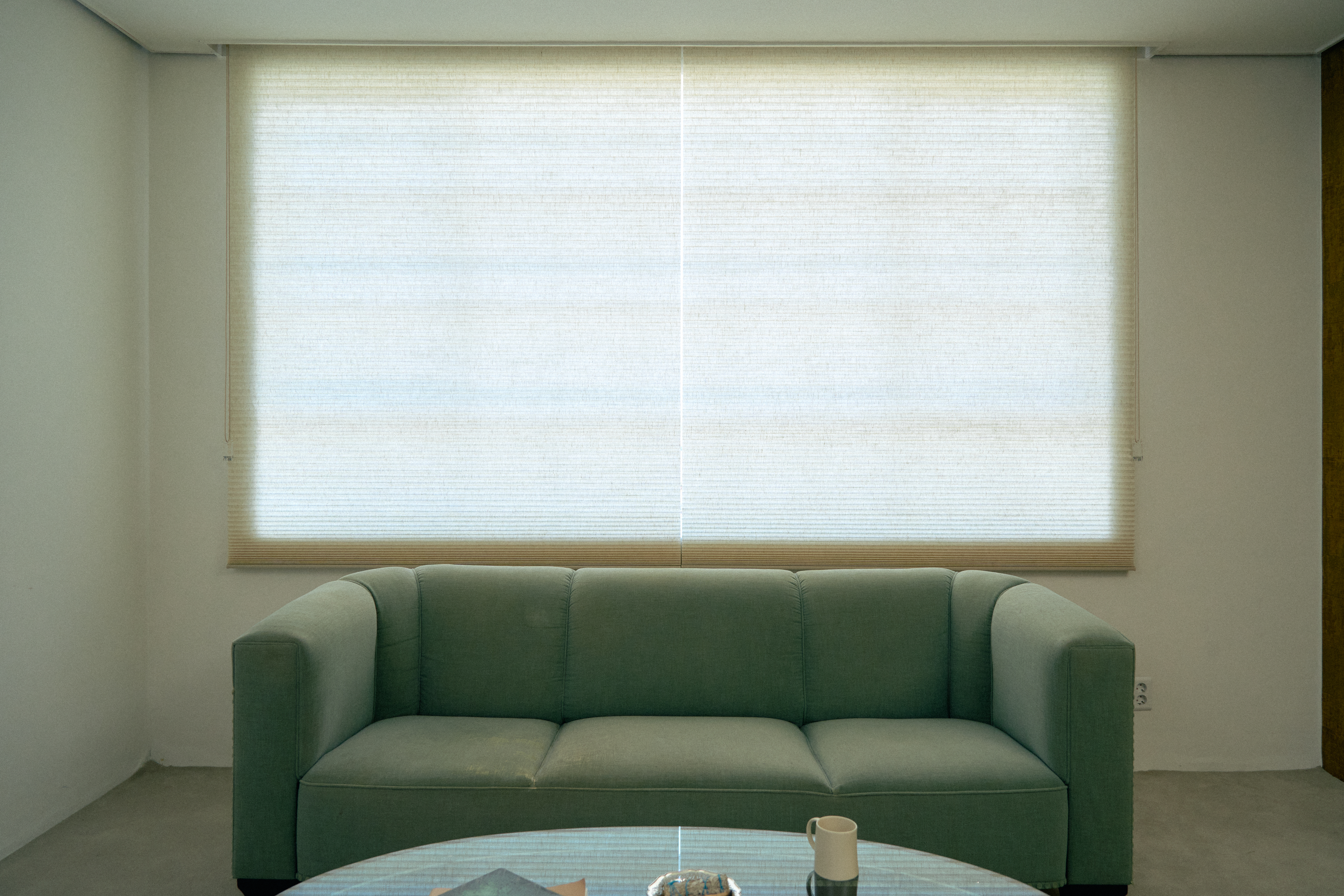 BOLD HONEYCOMB SHADE