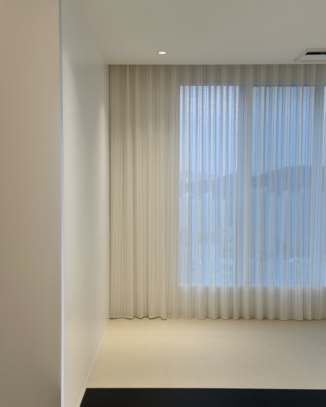 AMBER STRIPE LINEN