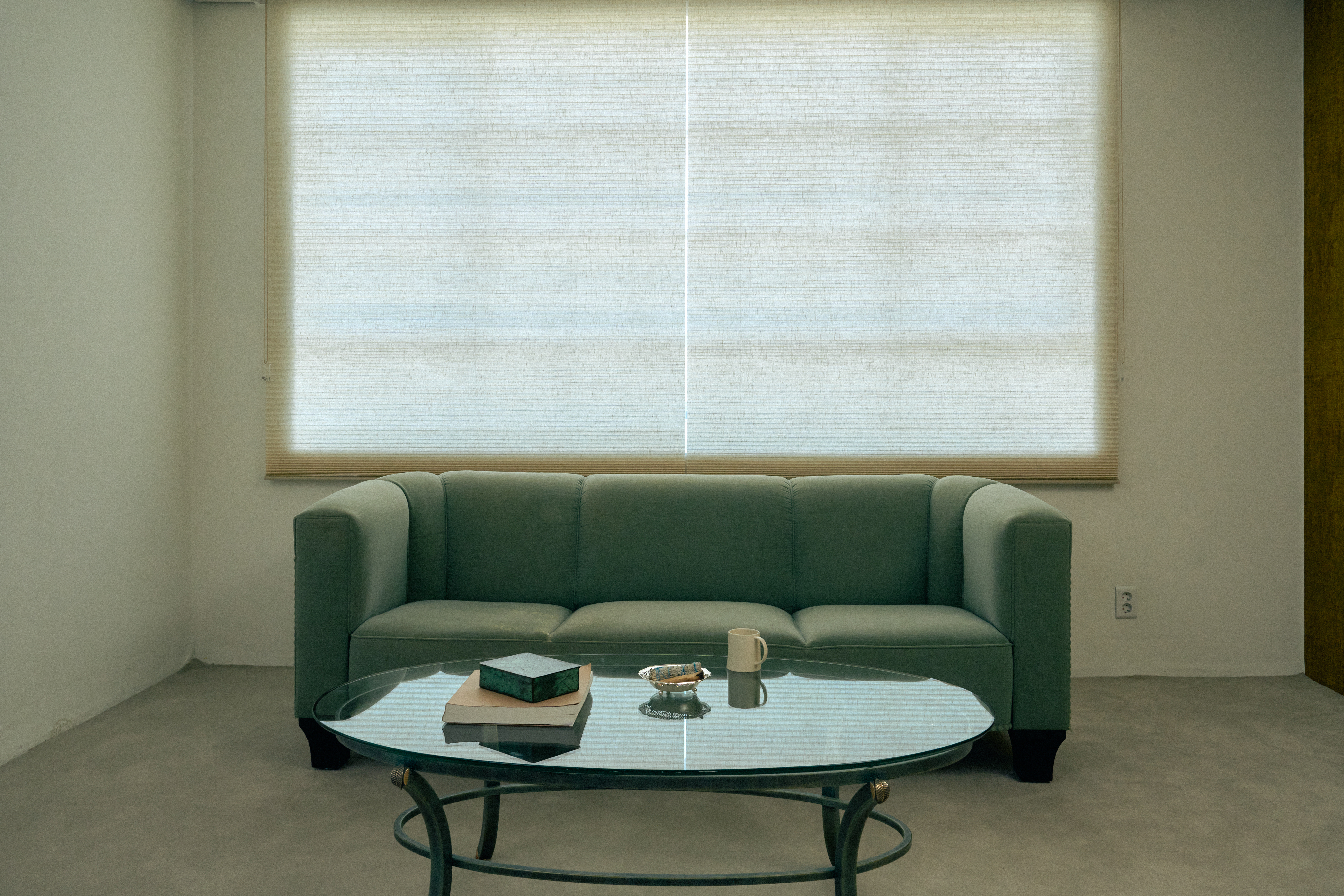 BOLD HONEYCOMB SHADE