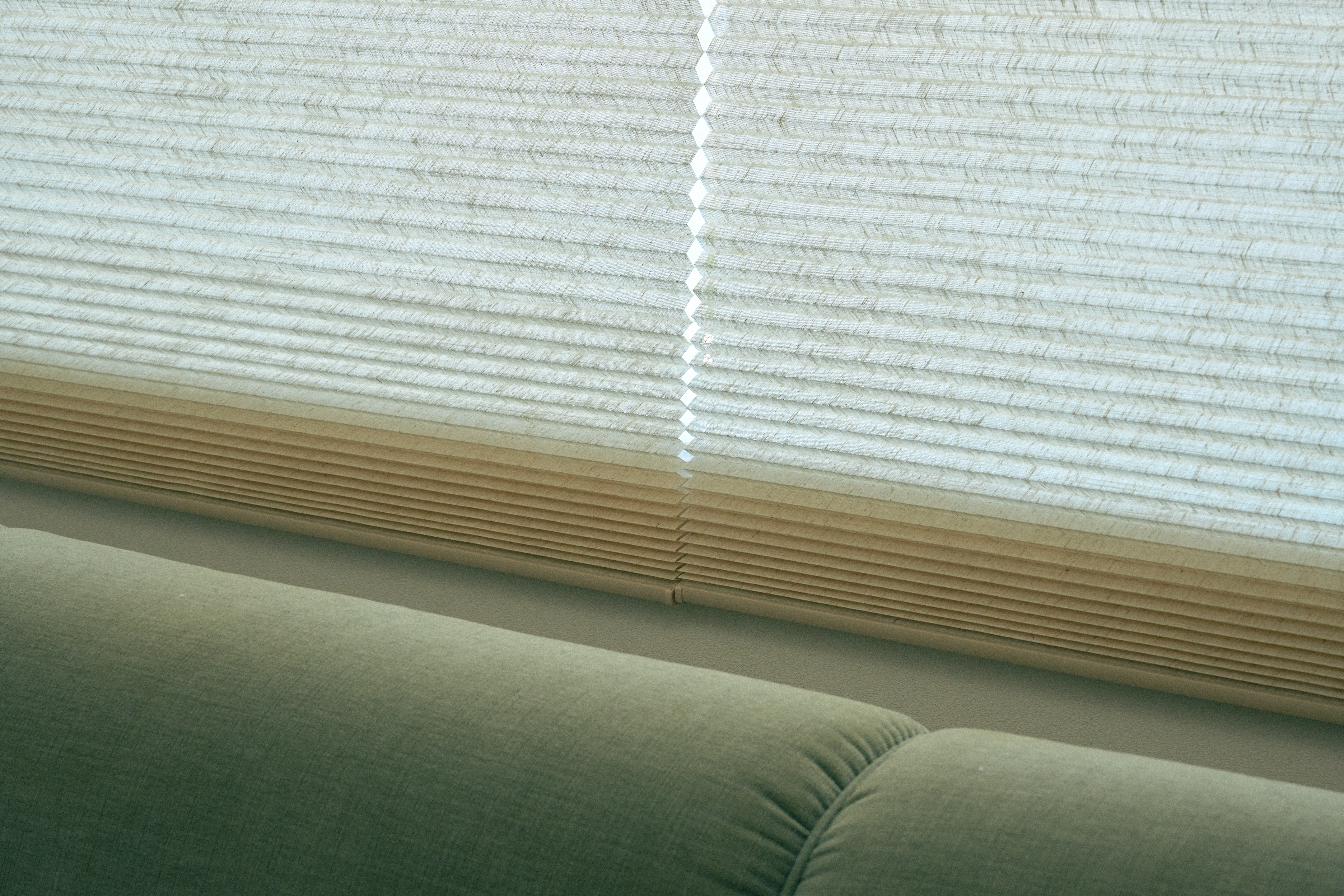 BOLD HONEYCOMB SHADE