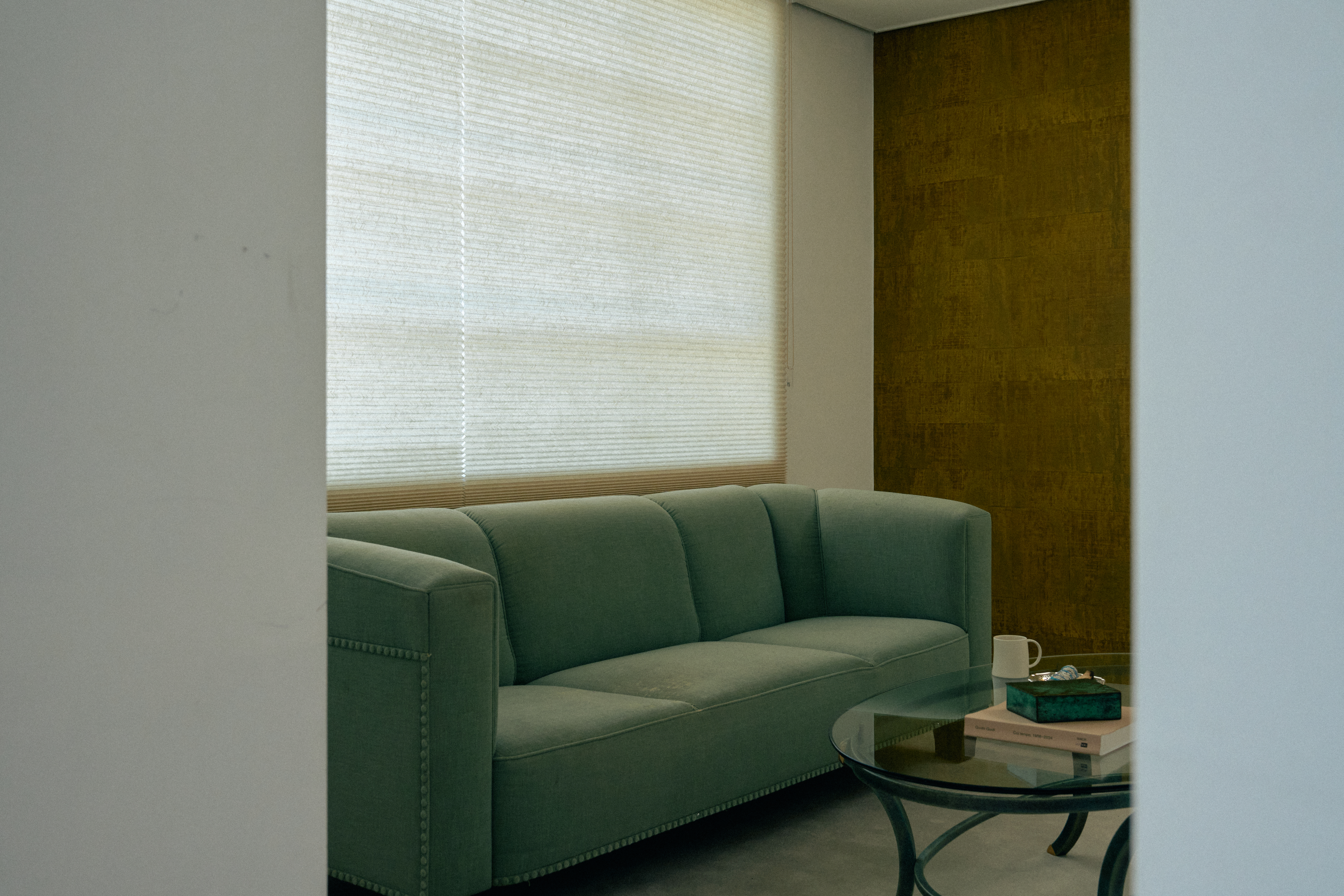 BOLD HONEYCOMB SHADE