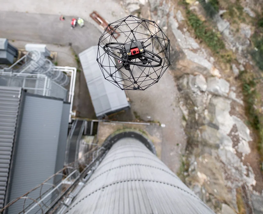 elios-flying-to-the-top-of-the-chimney