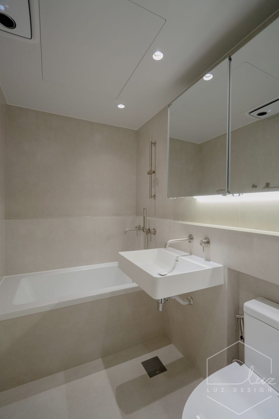 1645d3381eca7.jpg