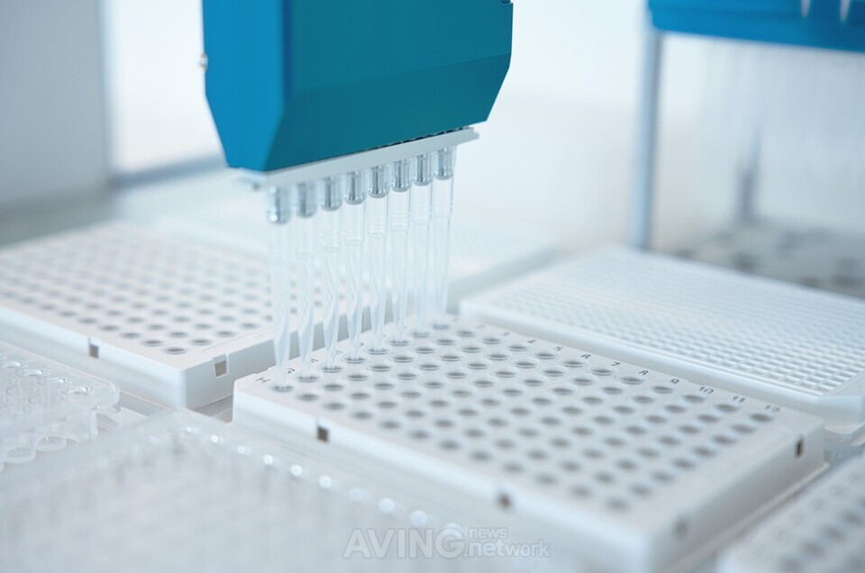 액체 처리 로봇 ‘NOTABLE’ 파이펫  