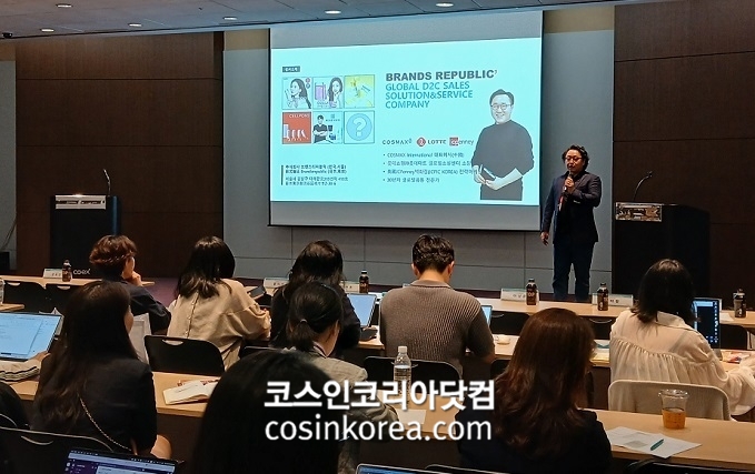 박영만 대표는 시딩의 첫 단추로&nbsp;“문자를 뿌리는 게 아니라 메시지를 뿌려라. 광고 파워가 아니라 브랜드 파워를 만들어라”라고 강조했다.&nbsp;