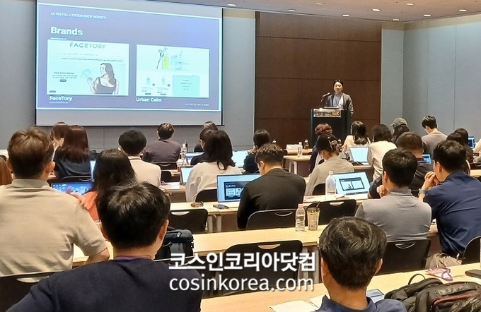 풀필(Fulfill)은 발견 및 소싱 → 물류 및 배송 → 교육 및 가이드 → 게시 및 최적화의 인플루언서 시딩 로드맵을 갖추고 미국 진출 k-인디 브랜드와의 협력 체계를 갖추고 있다고 이상훈 대표는 소개했다.&nbsp;