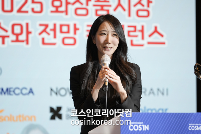 강소민 KBI 한국의생명연구원 대표이사는 '2025 피부 미용기기, 의료기기, 이너뷰티 최신 트렌드와 산업 전망' 발표를 통해 "특히 뷰티 디바이스, 약용 화장품, 헬스케어 시장 등과의 융합이라는 측면에서 한국 화장품 산업에 새로운 기회가 될 것이다"고 강조했다.