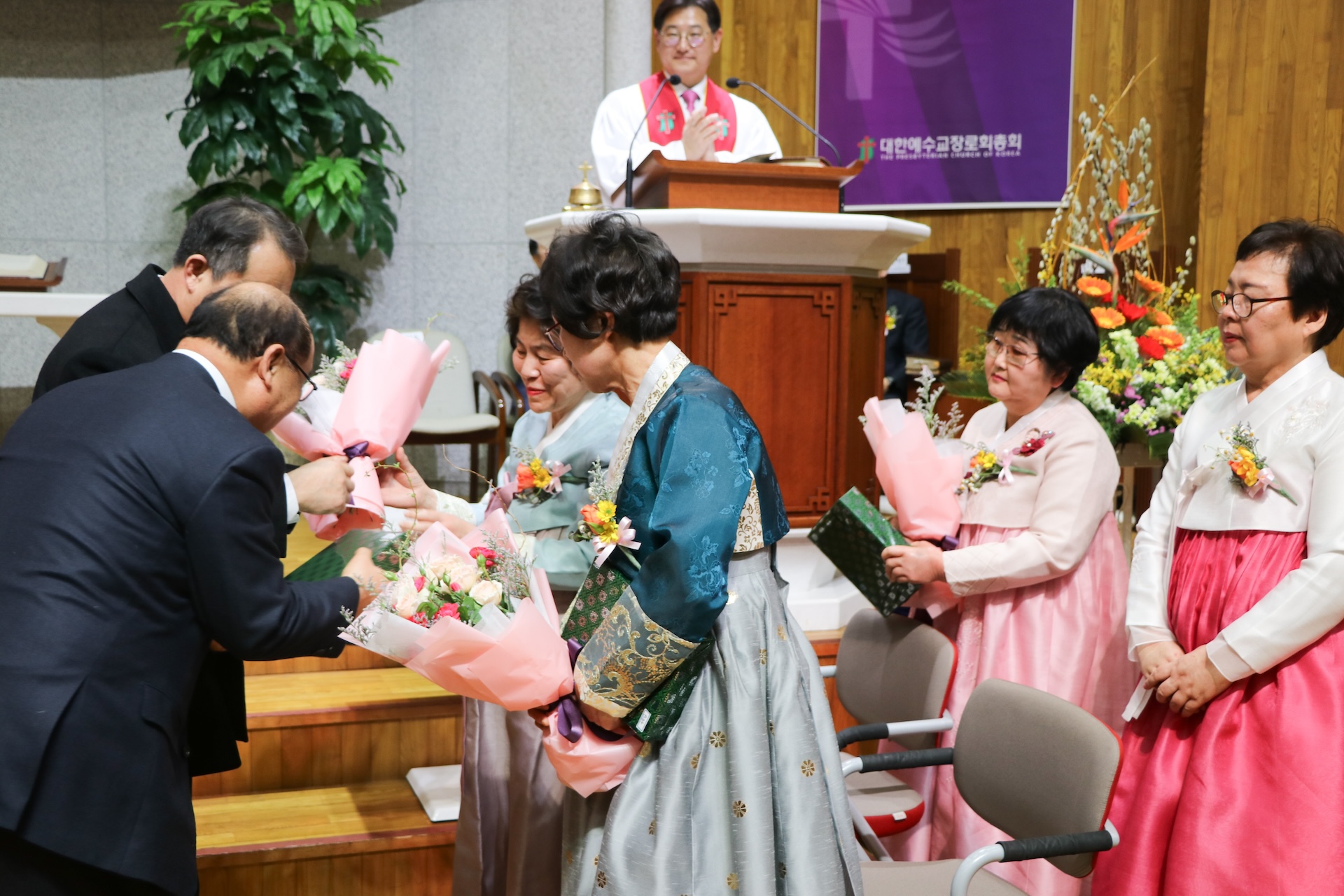 77d8928381676.jpg